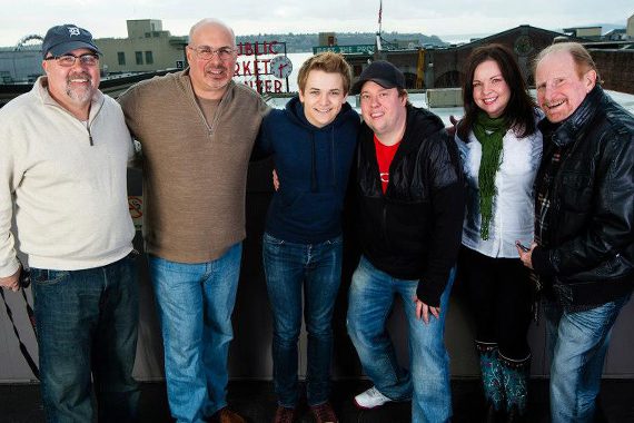 Atlantic/WMN’s Hunter Hayes recently paid a visit to KKWF on top of the Hard Rock in Seattle. Pictured (L-R): Kevin Herring (VP of Promotion WMN), Mike Preston (KKWF PD), Hunter Hayes, Wingnut (KKWF MD), Deanna Lee (KKWF Assistant MD), and Rick Young (West Coast Regional WMN).